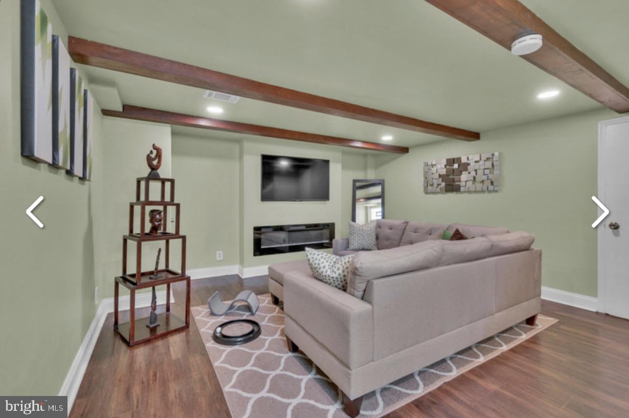 1110 Hollen Rd Property Photo 12