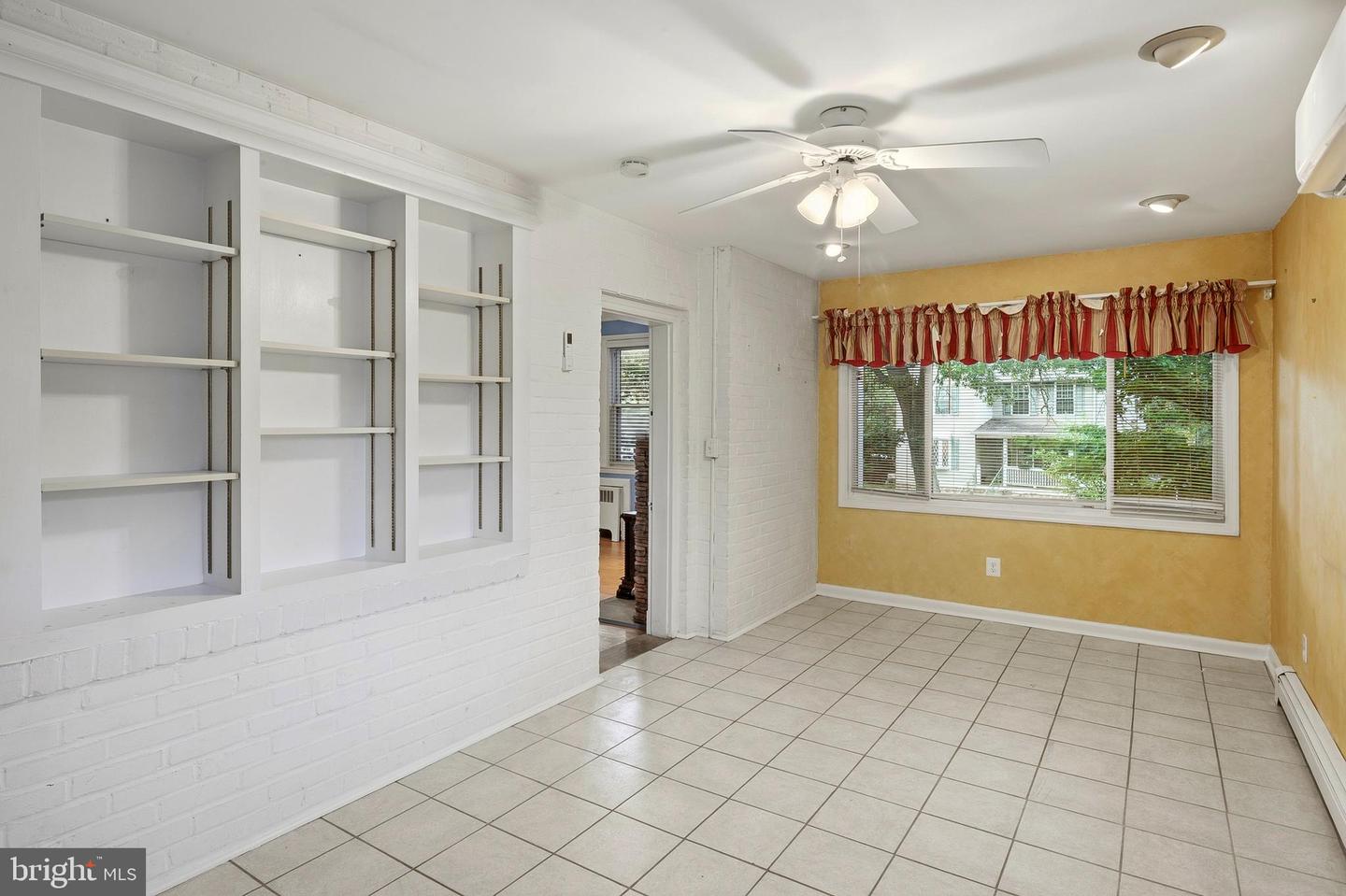 306 Kingston Rd Property Photo 16