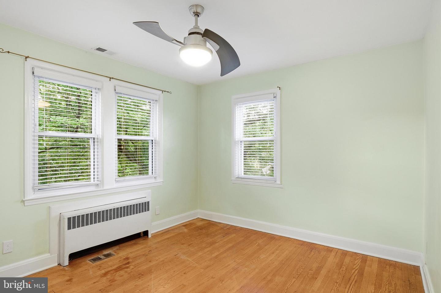 306 Kingston Rd Property Photo 20