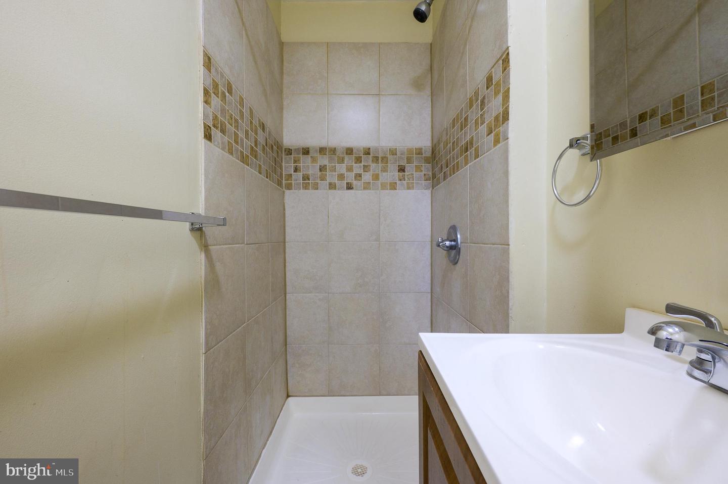 2818 N Calvert St N Property Photo 22