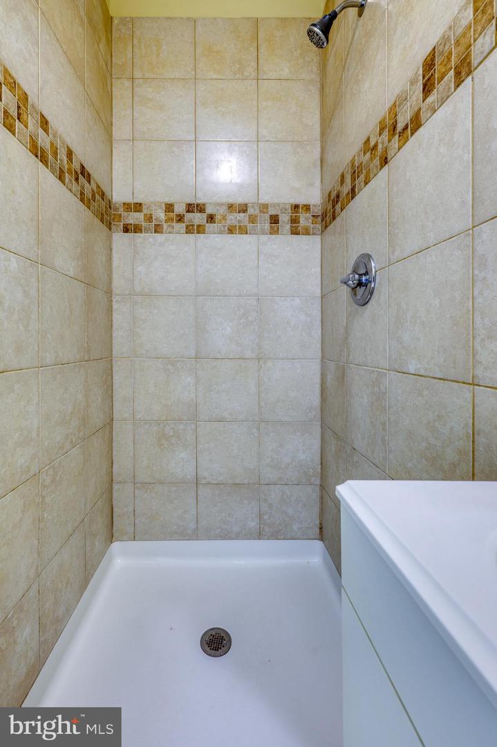 2818 N Calvert St N Property Photo 40