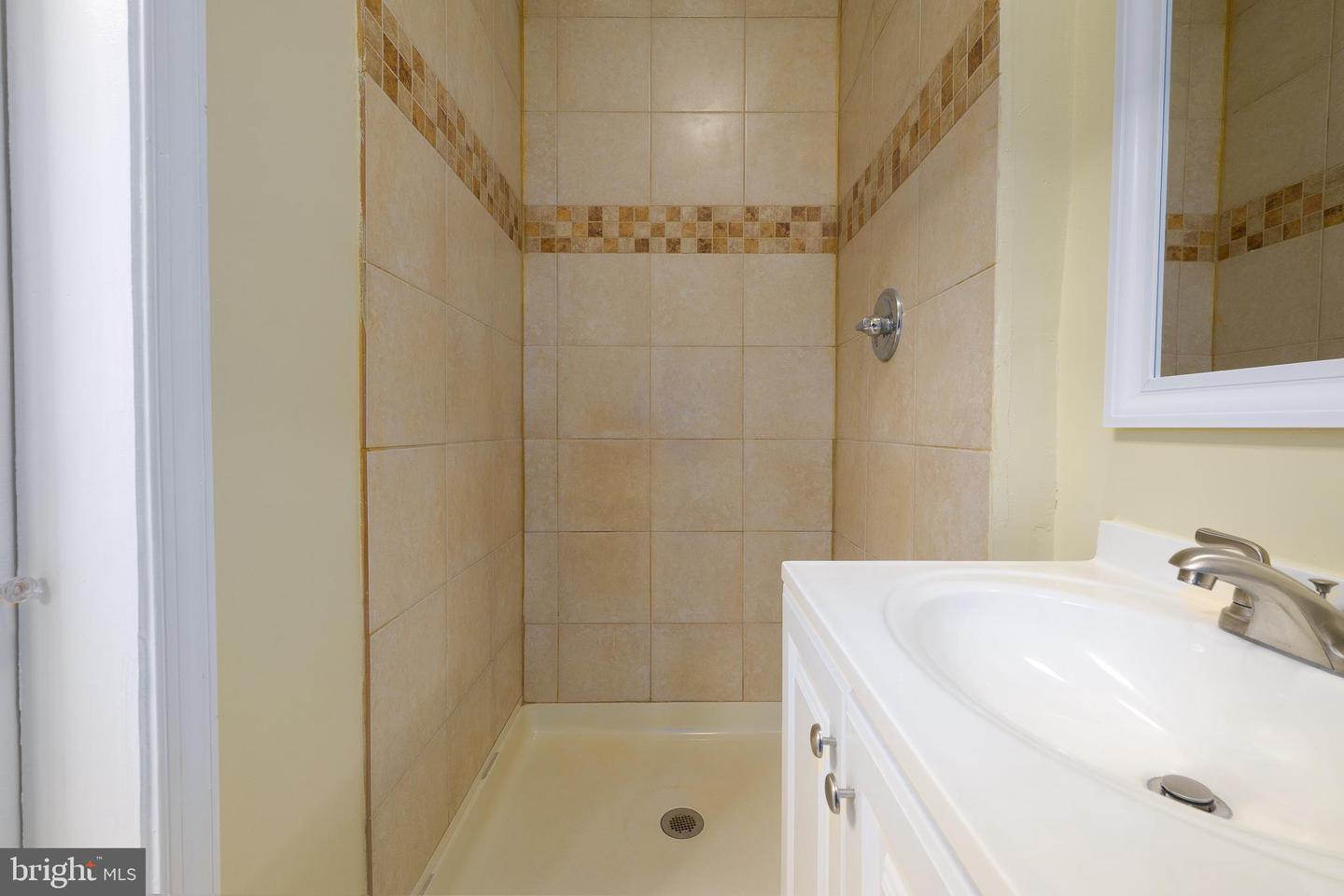 2818 N Calvert St N Property Photo 46