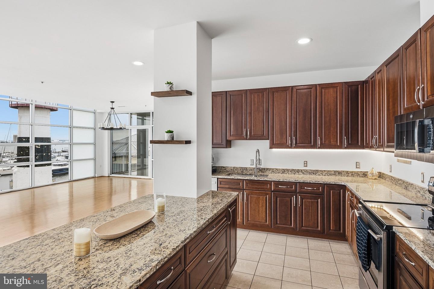 2772 Lighthouse Pt E #314 Property Photo 18