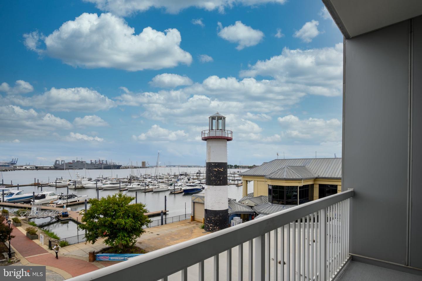 2772 Lighthouse Pt E #314 Property Photo 23