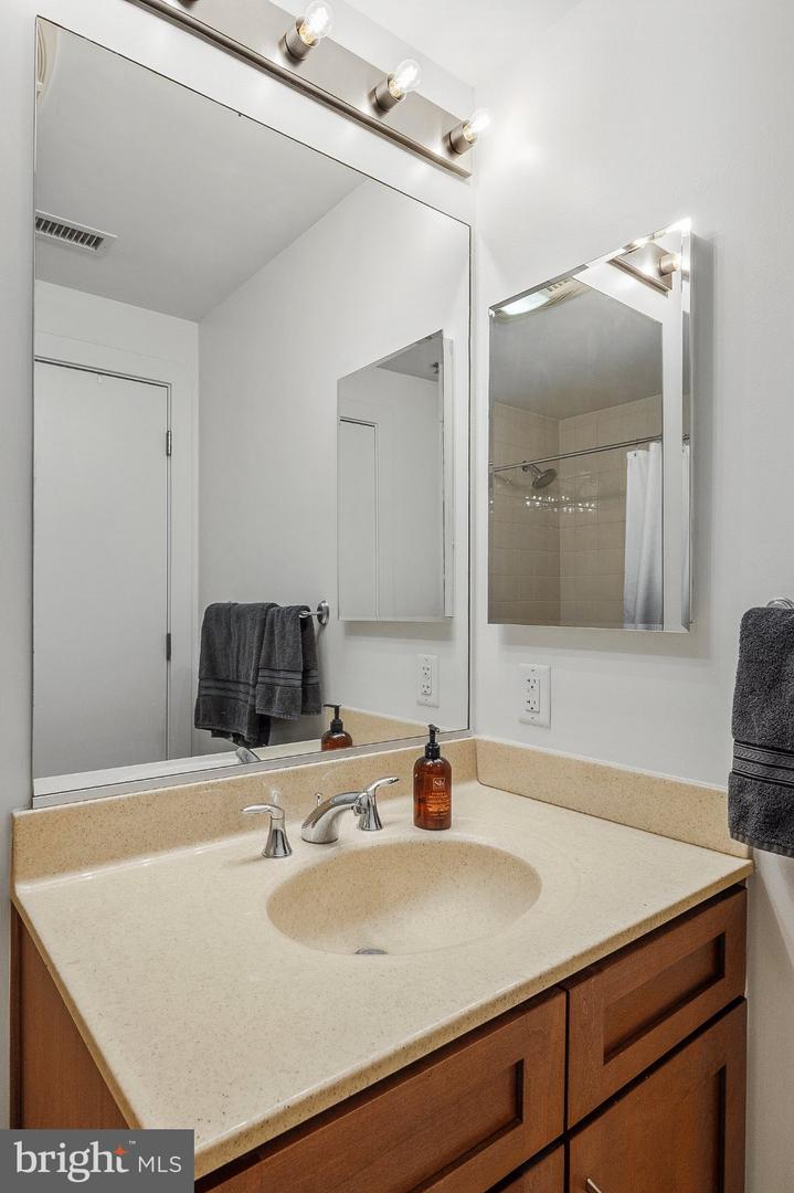 2772 Lighthouse Pt E #314 Property Photo 32