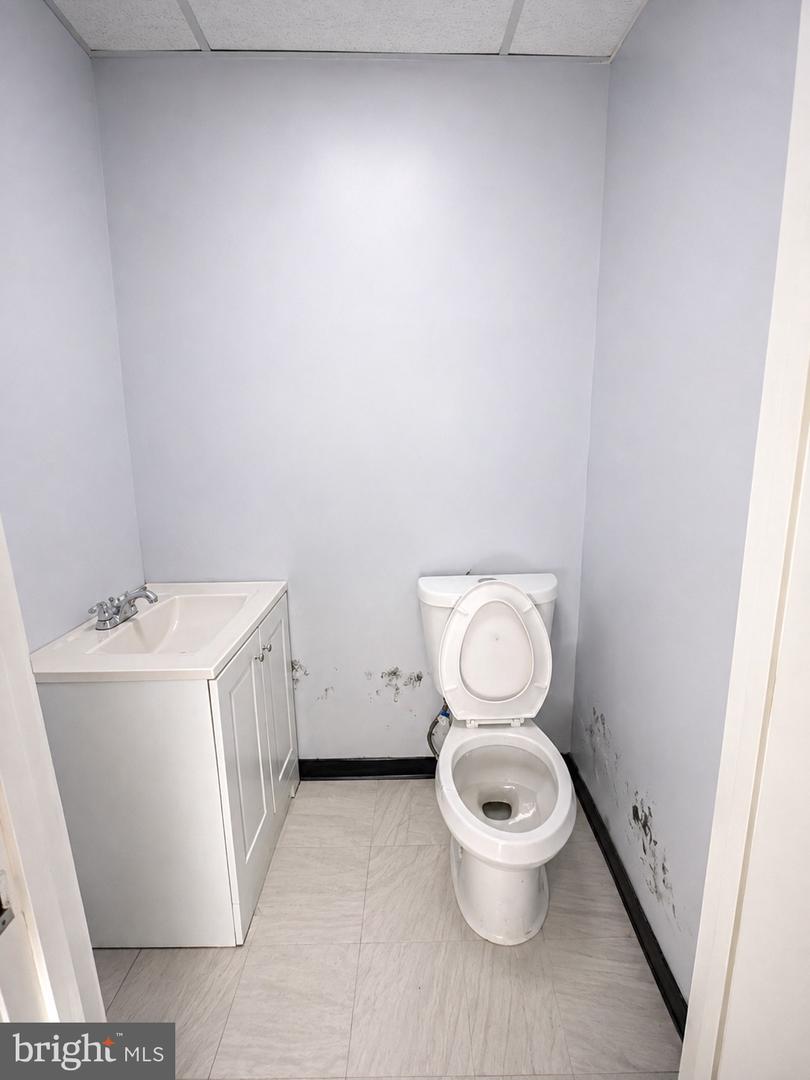 5132 Park Heights Ave Property Photo 10