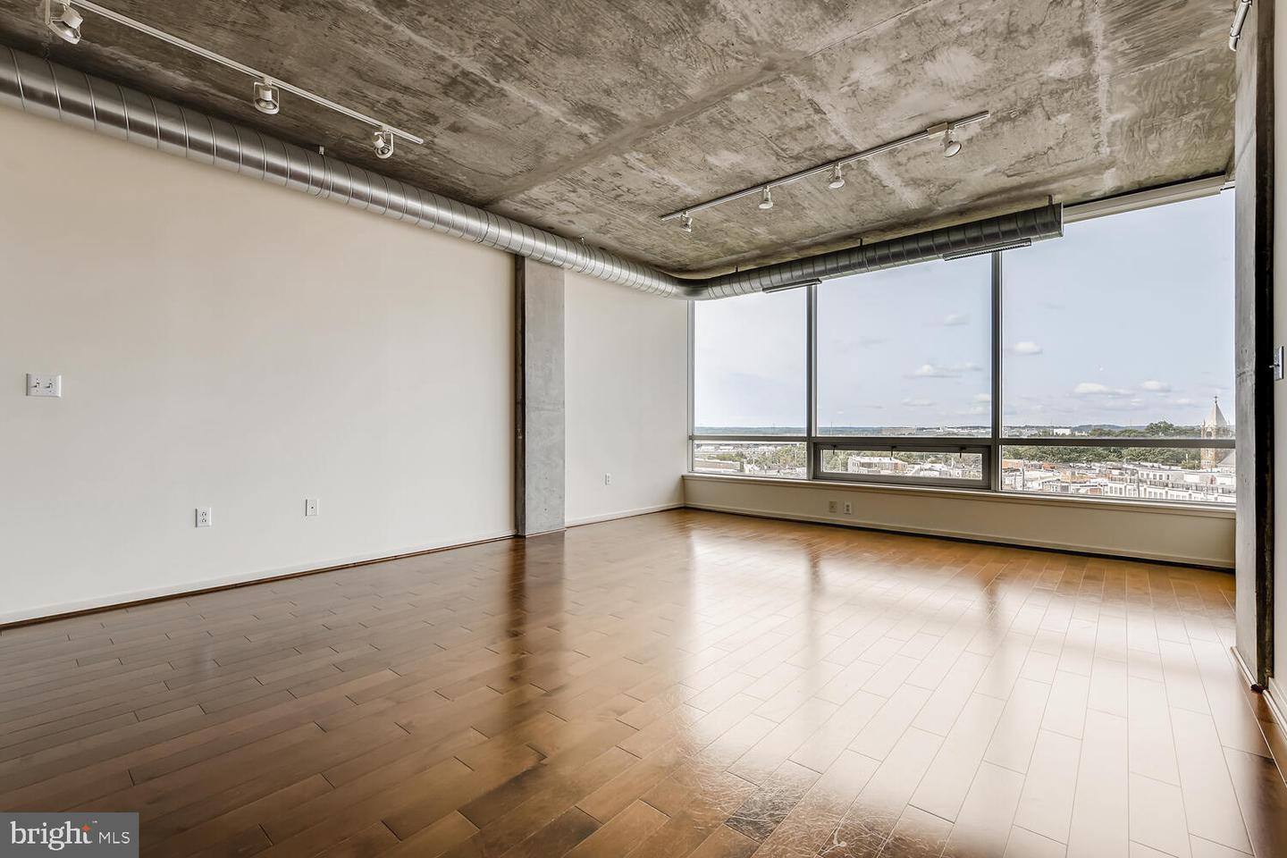 1200 Steuart St #725 Property Photo 7