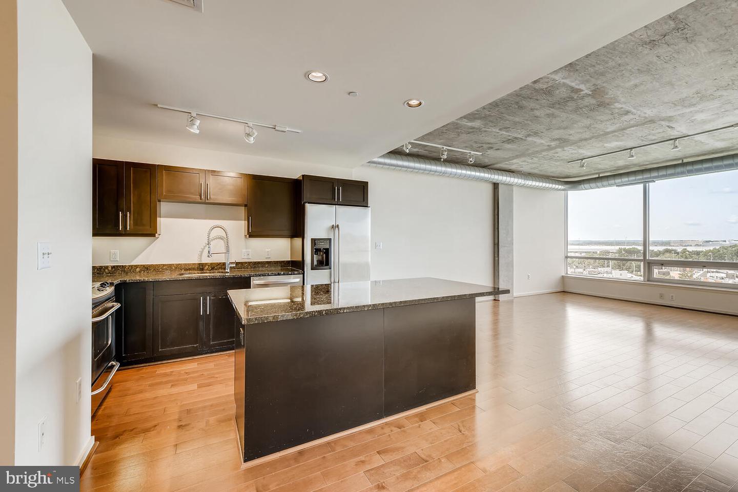 1200 Steuart St #725 Property Photo 8