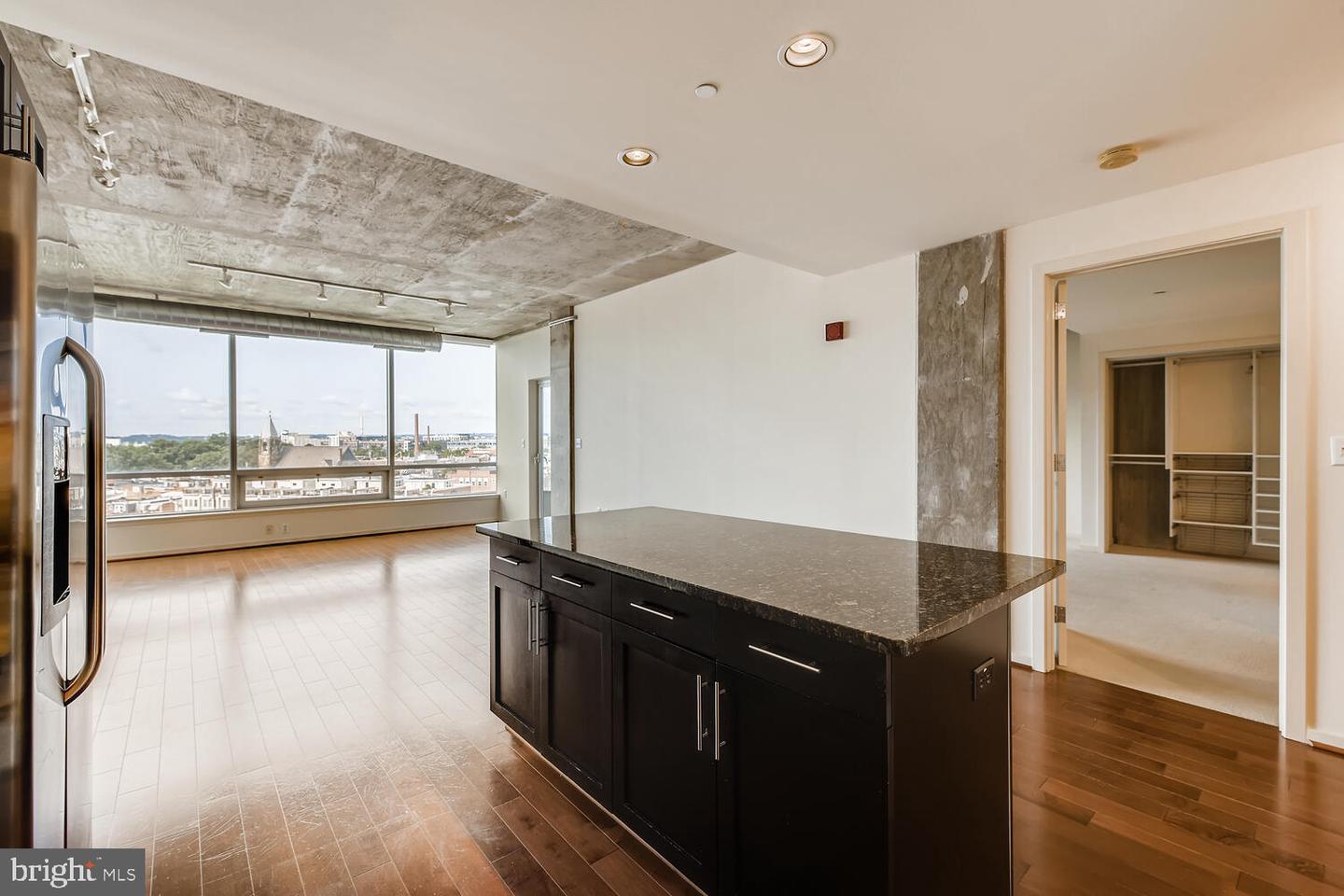 1200 Steuart St #725 Property Photo 11