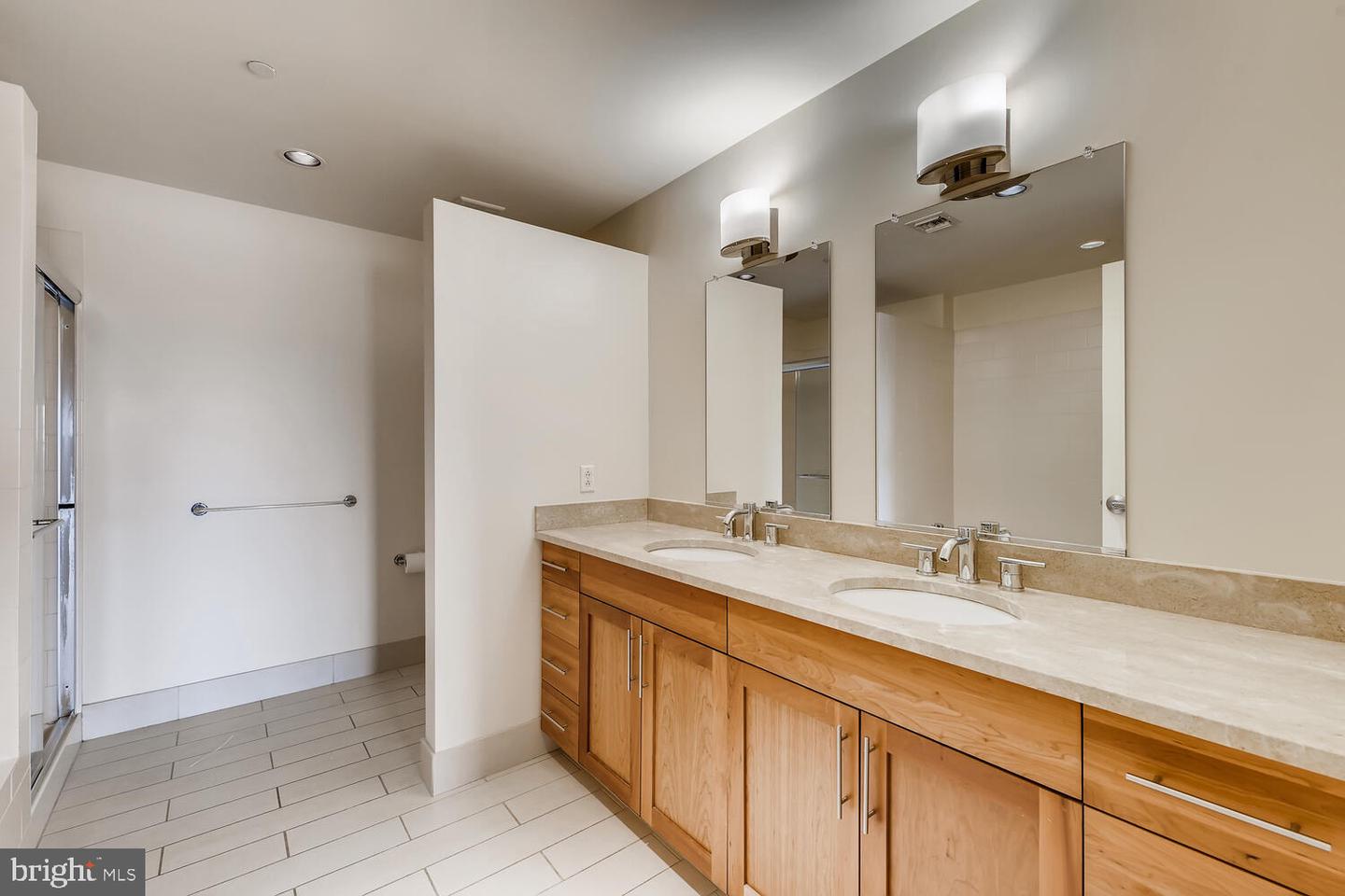 1200 Steuart St #725 Property Photo 16