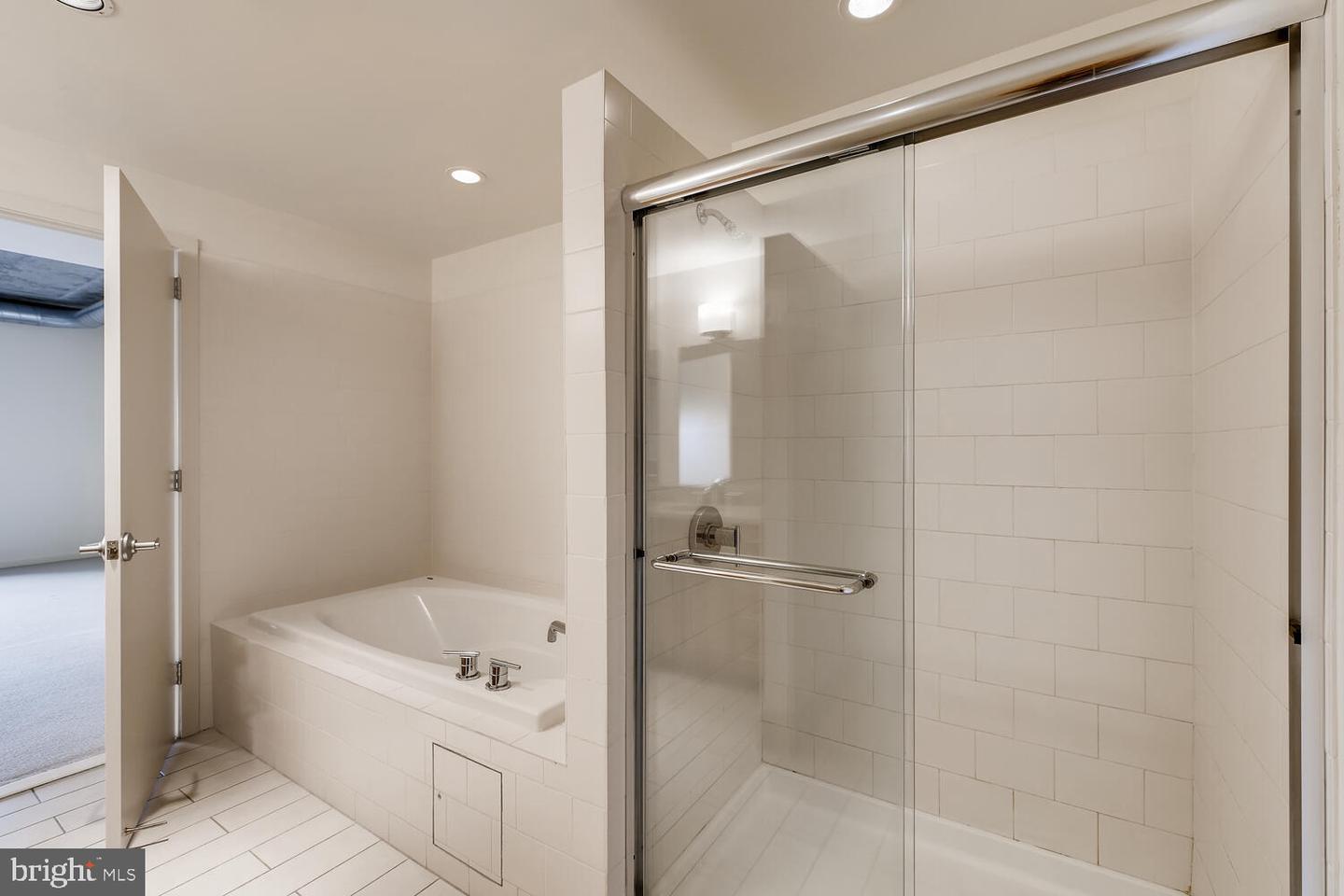 1200 Steuart St #725 Property Photo 17