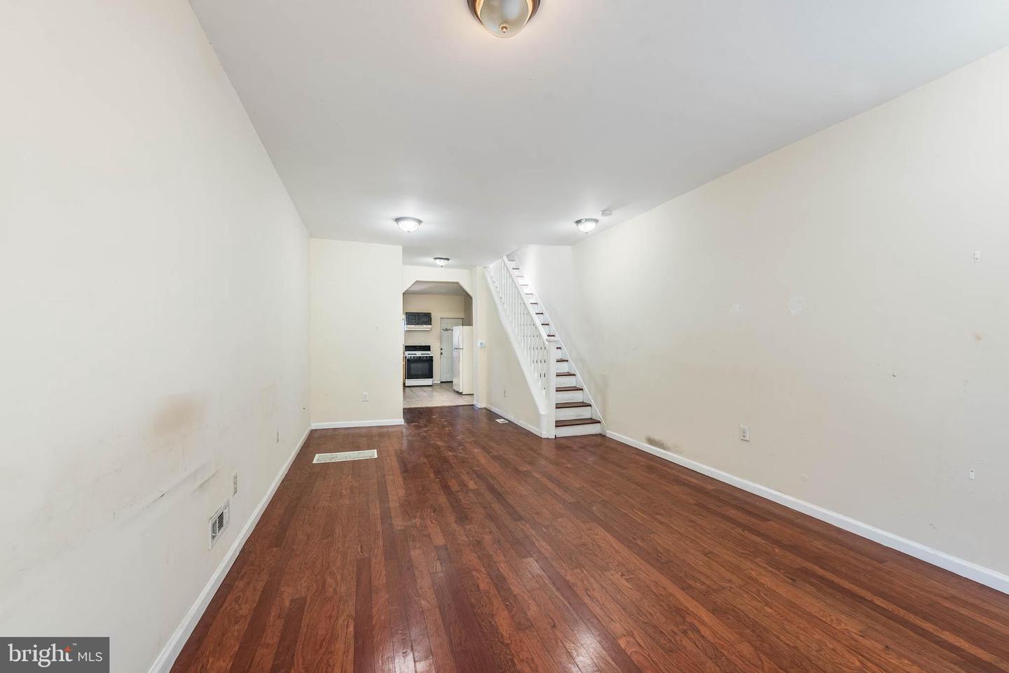 2316 E Madison St Property Photo 2
