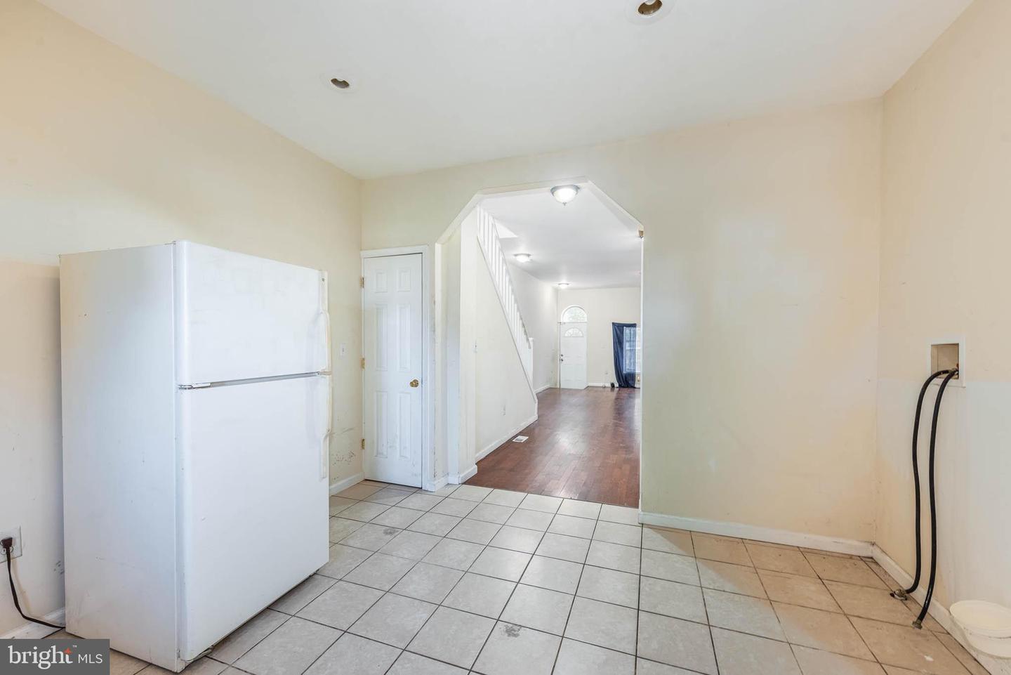 2316 E Madison St Property Photo 10