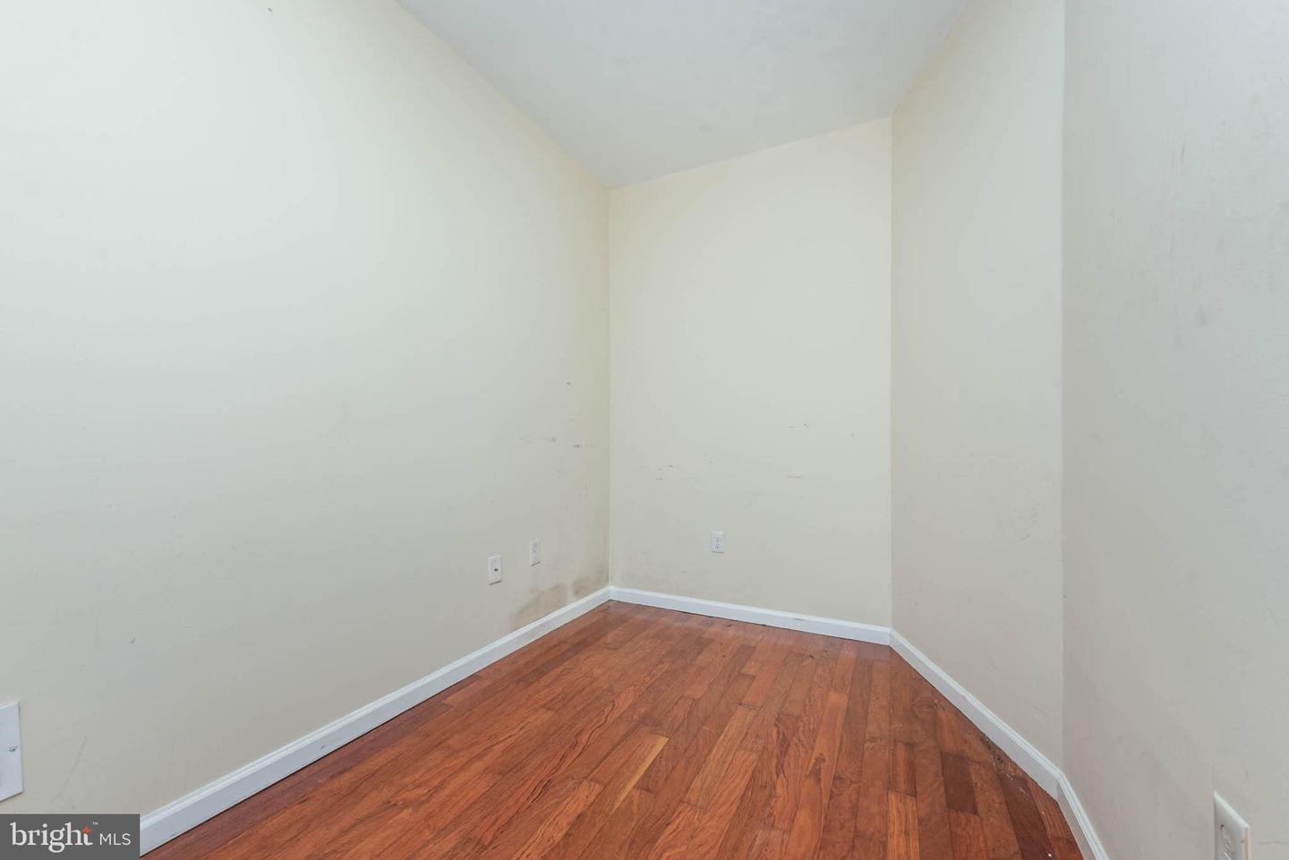 2316 E Madison St Property Photo 13