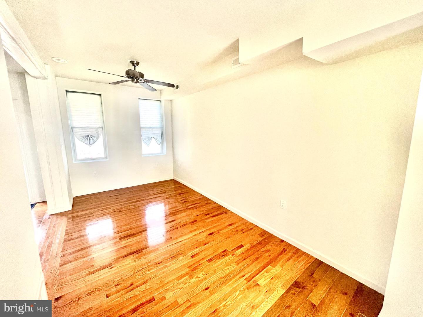 4924 Litchfield Ave Property Photo 6