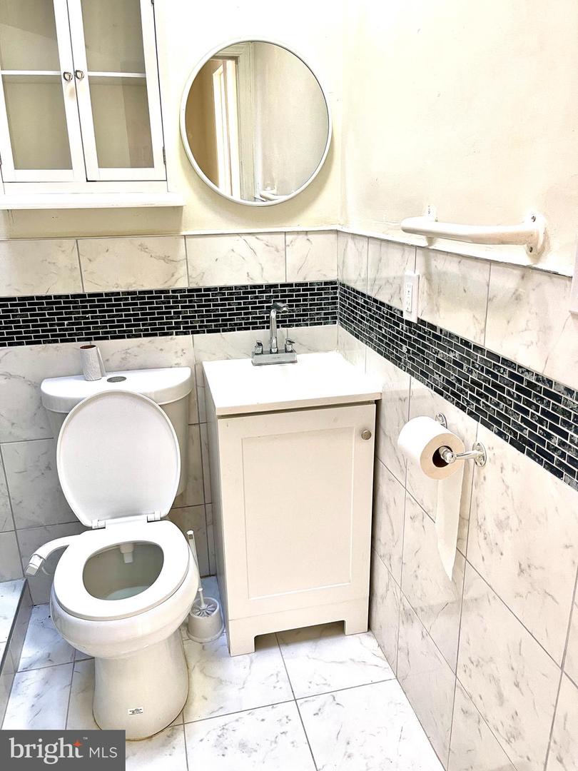 4924 Litchfield Ave Property Photo 18