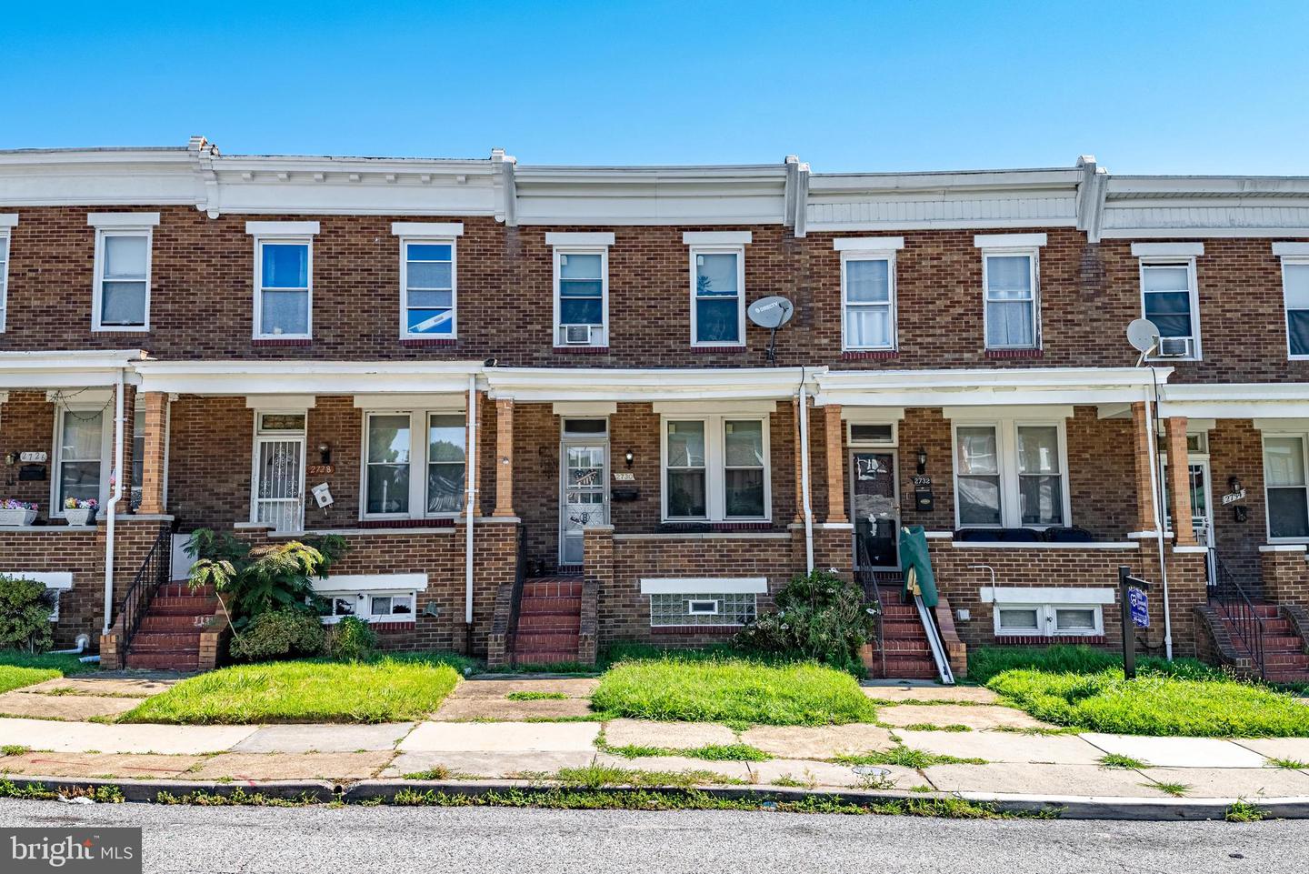 2730 Pelham Ave Property Photo 1