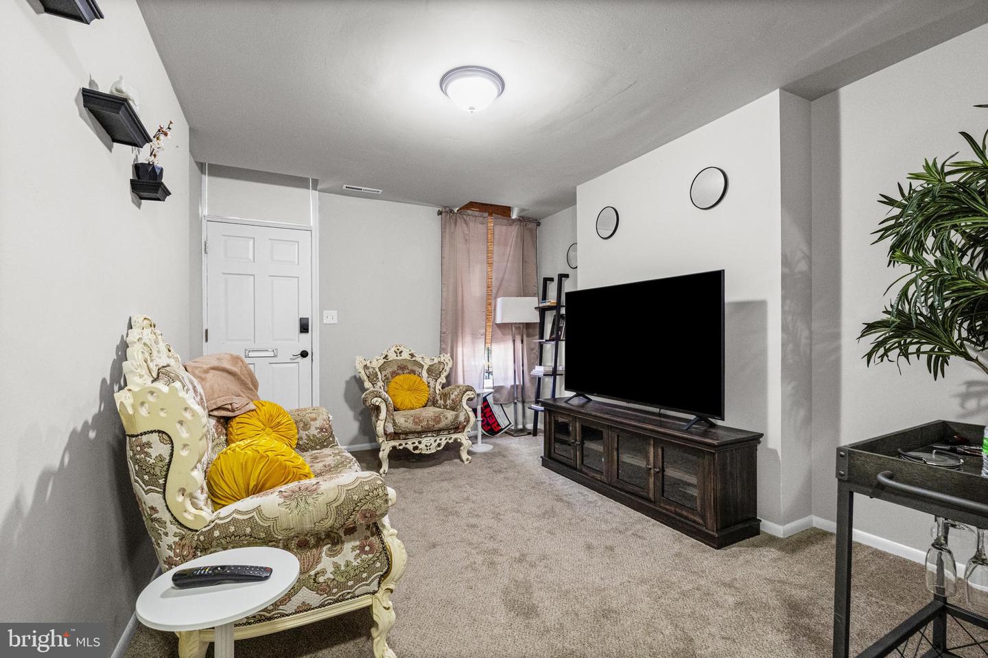2236 Orleans St Property Photo 2