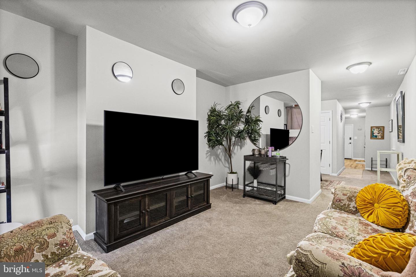2236 Orleans St Property Photo 6