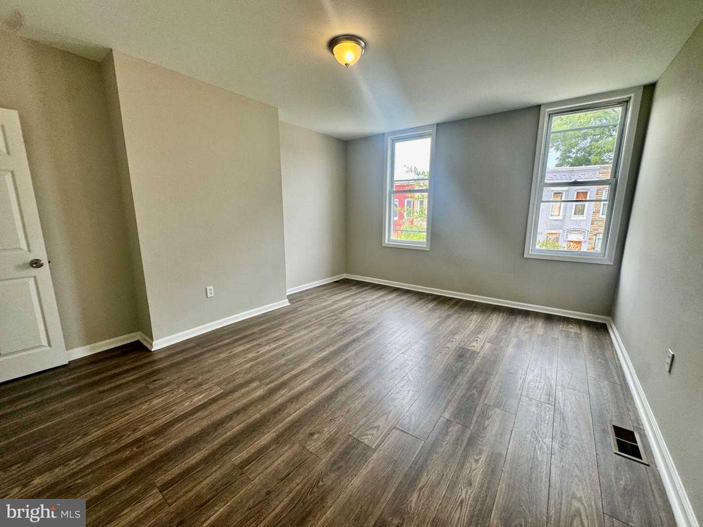 2123 Walbrook Ave Property Photo 17