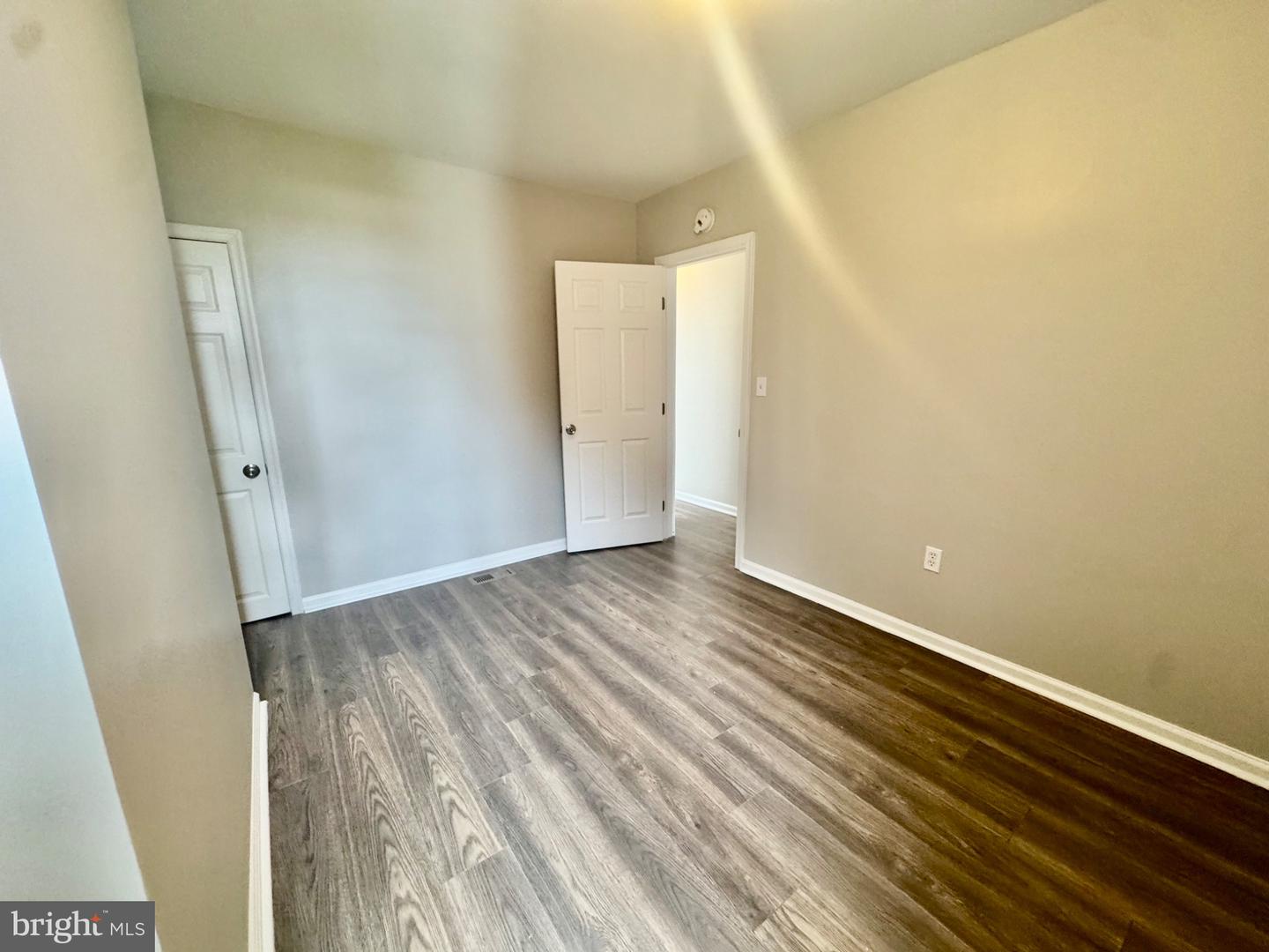 2123 Walbrook Ave Property Photo 22