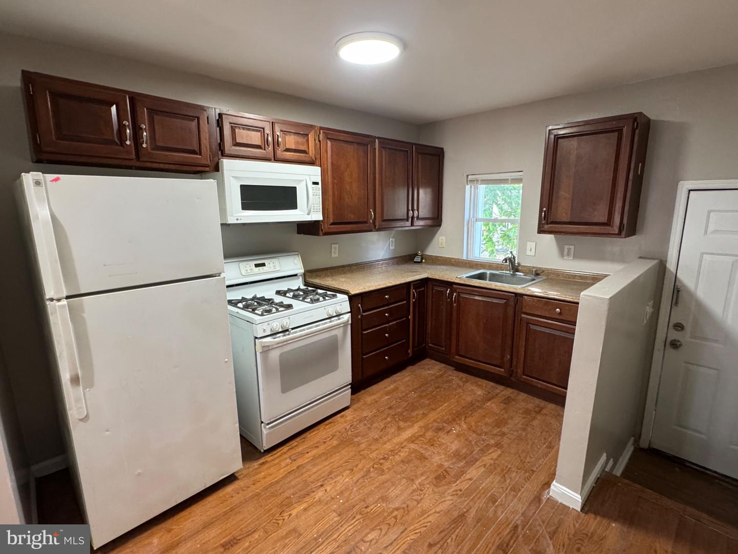 1123 SARGEANT ST Property Photo 1