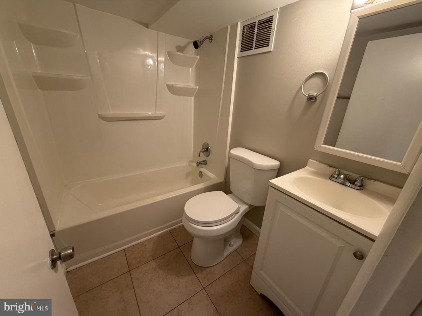 427 N Milton Ave Property Photo 9