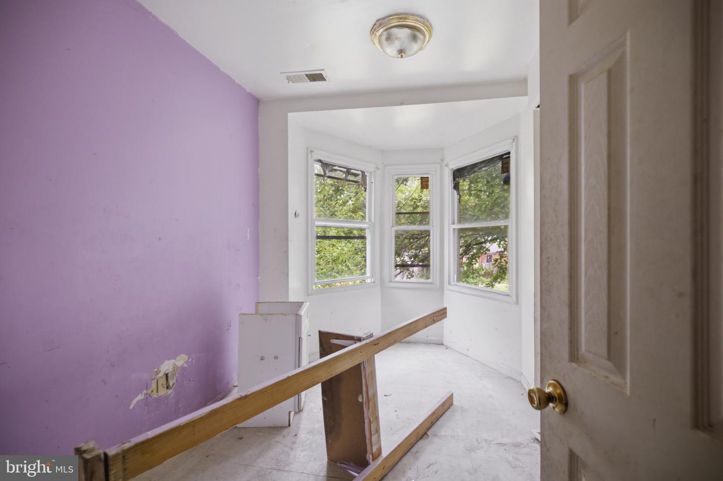 920 N Gilmor St Property Photo 16
