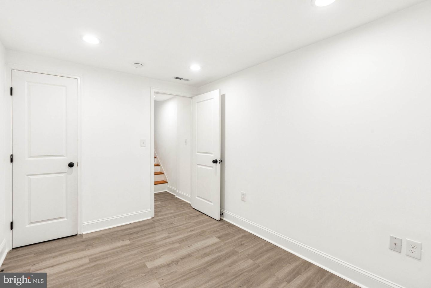 1337 Andre St Property Photo 56