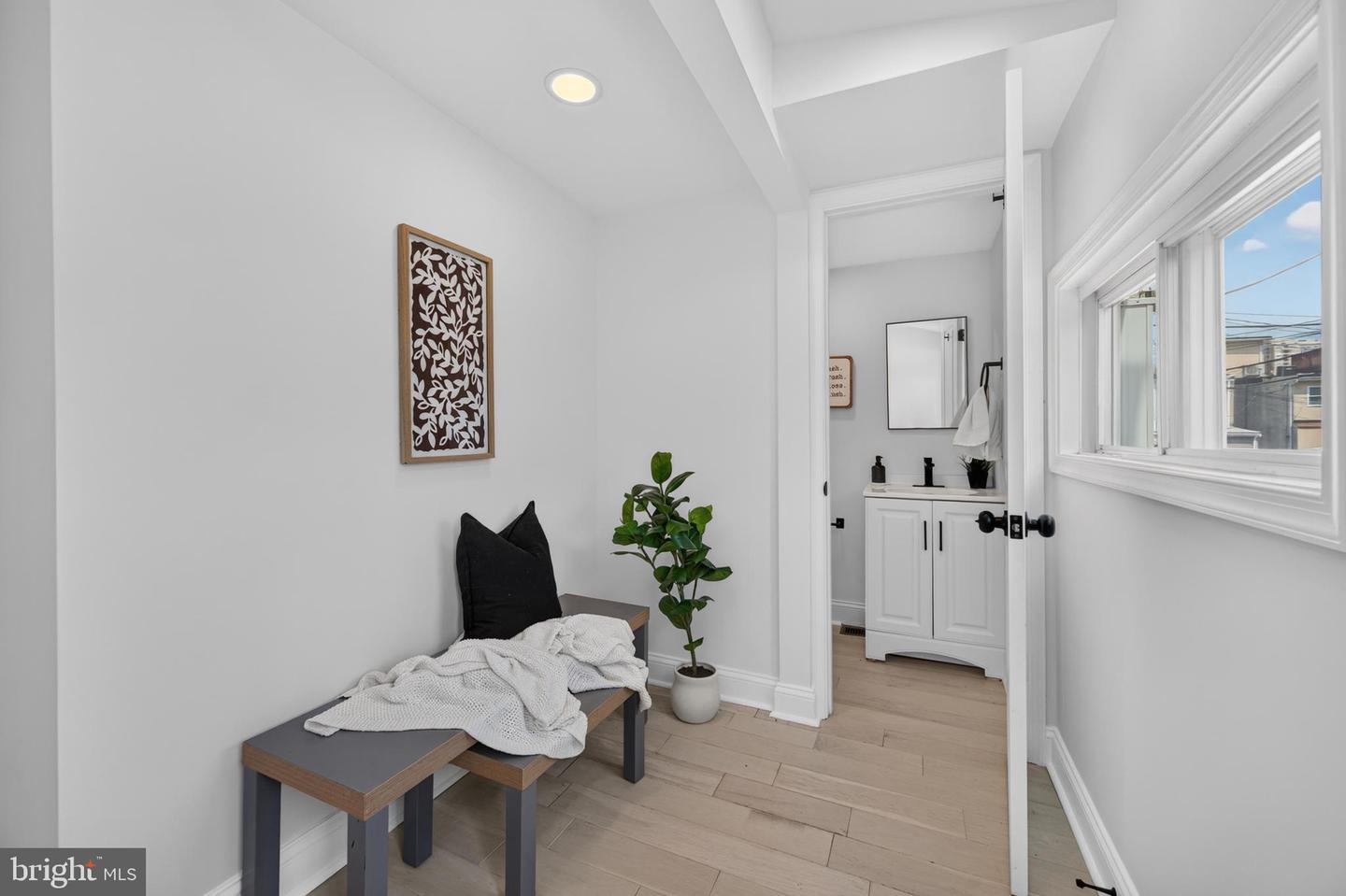 1513 Henry St Property Photo 22