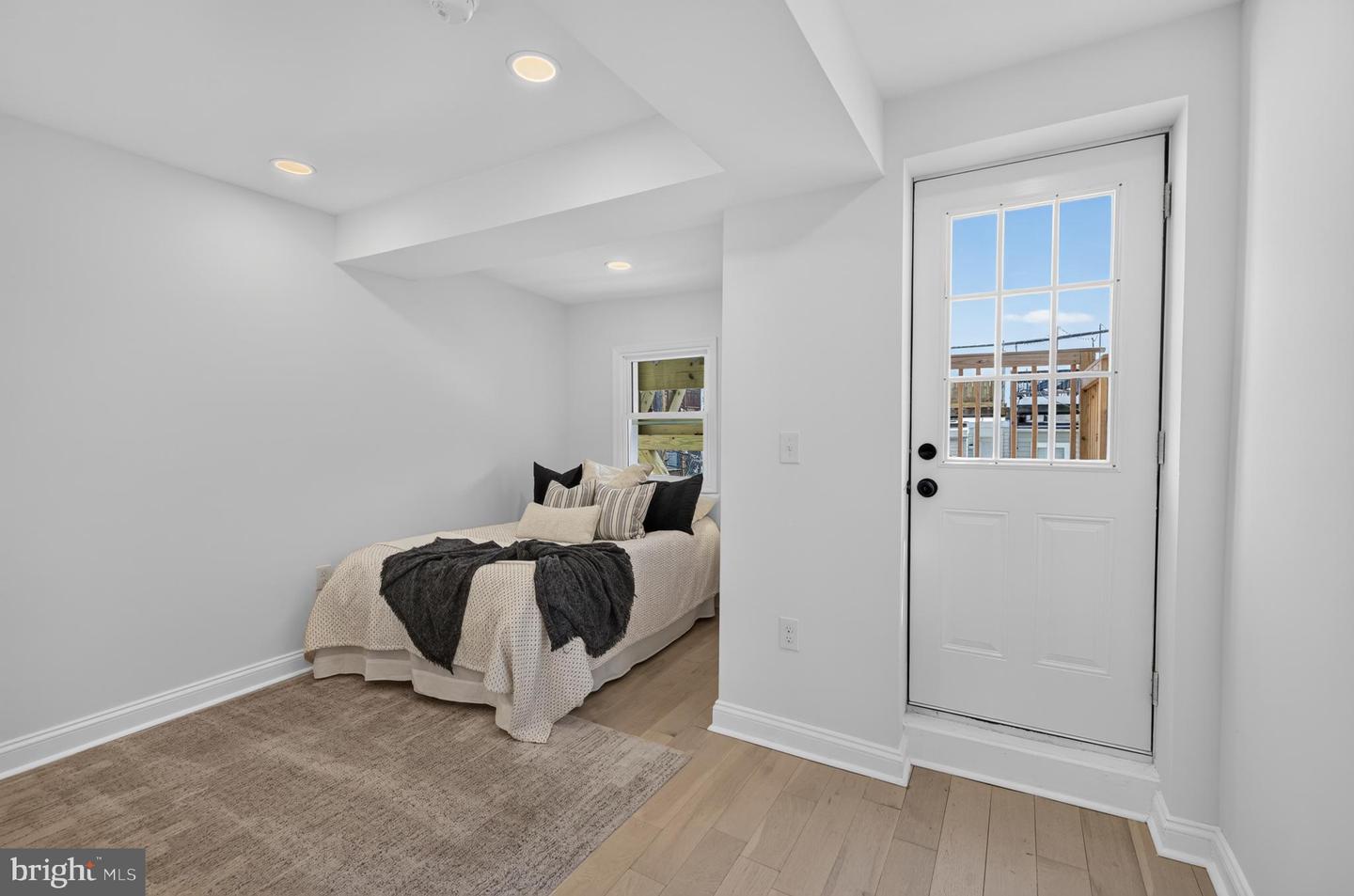1513 Henry St Property Photo 29
