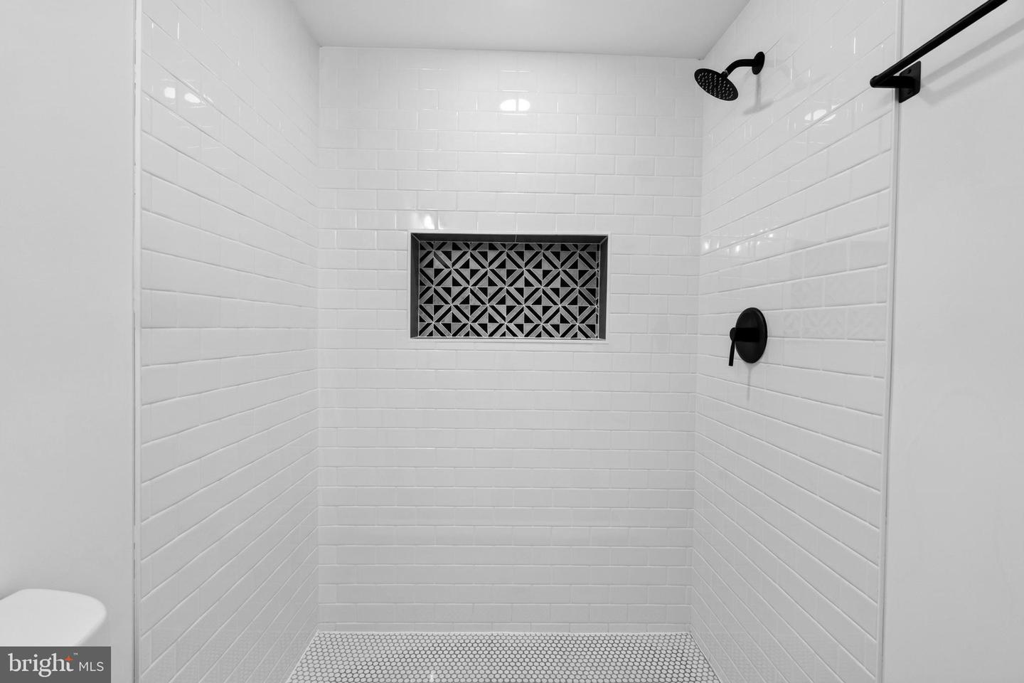 1513 Henry St Property Photo 36