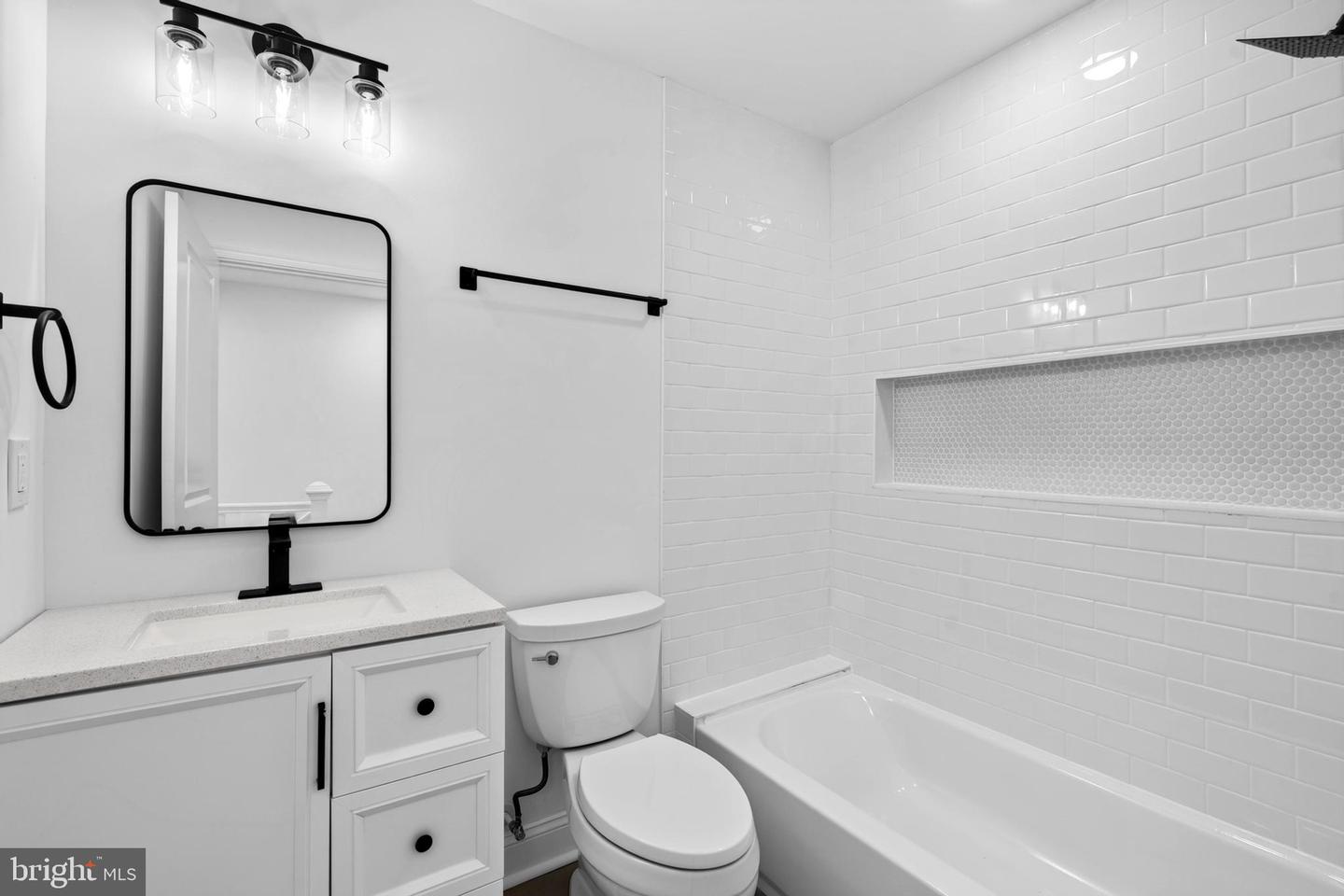 1513 Henry St Property Photo 37