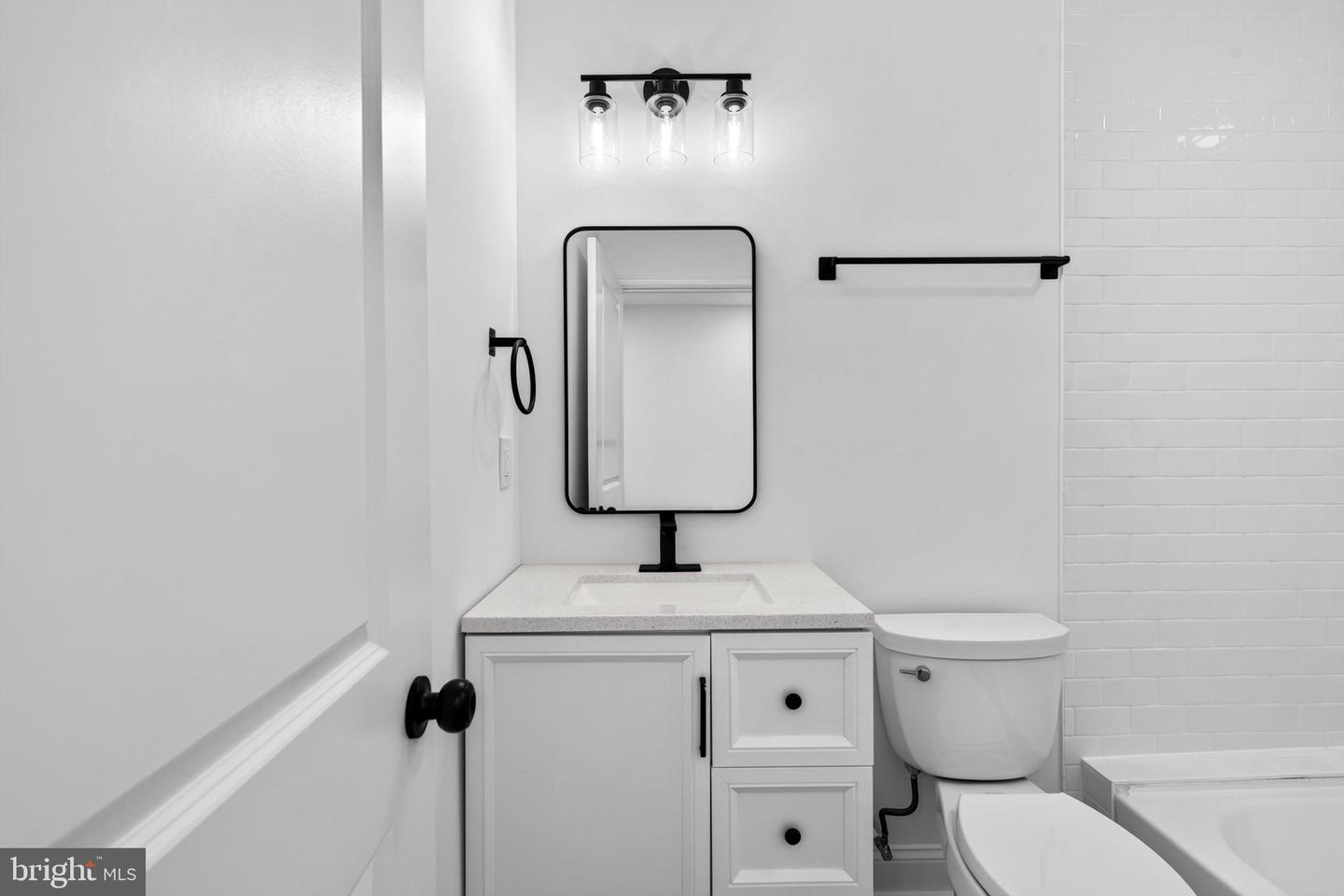 1513 Henry St Property Photo 39