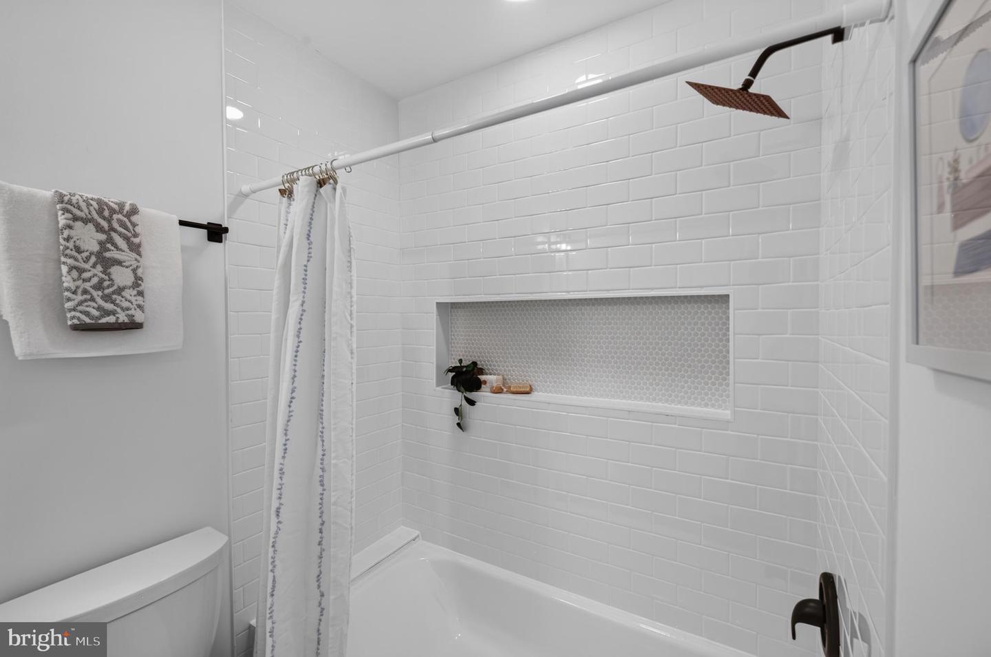 1513 Henry St Property Photo 49