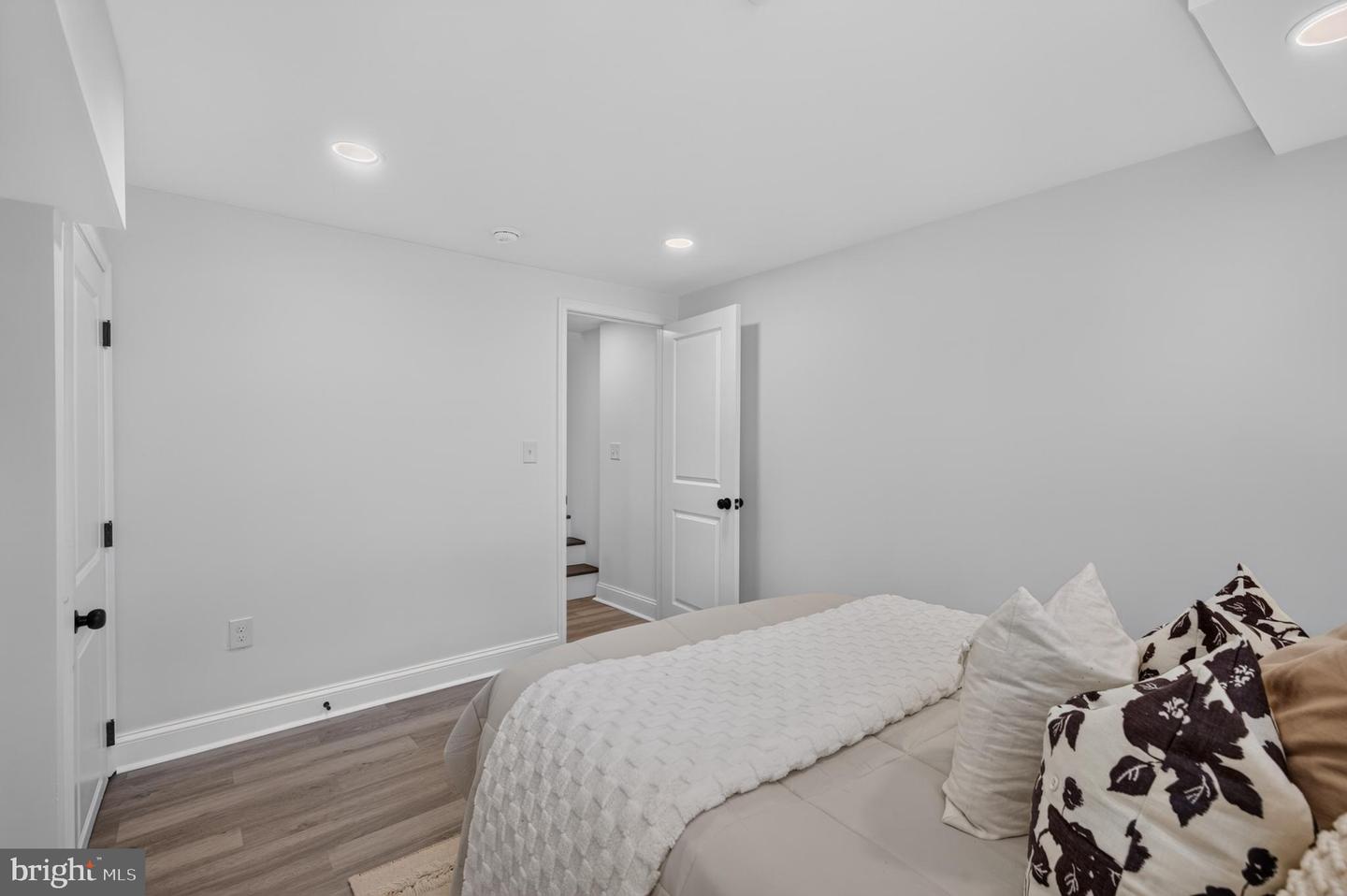 1513 Henry St Property Photo 50