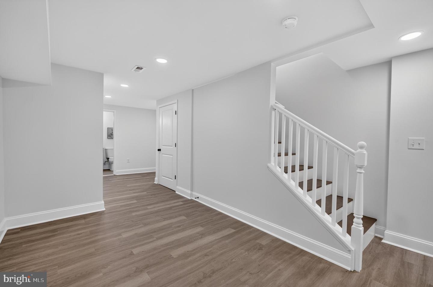 1513 Henry St Property Photo 52