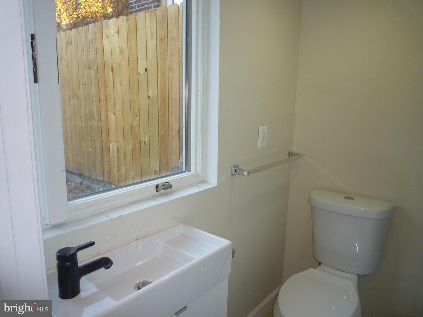 504 S Washington St Property Photo 16