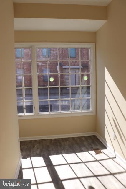 1646 E Pratt St Property Photo 3