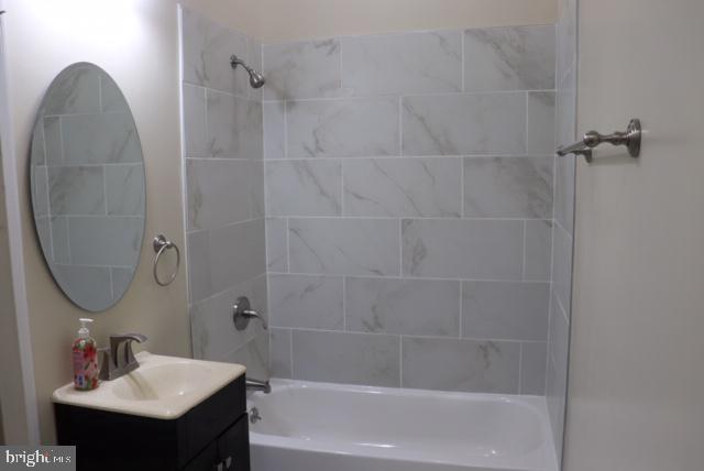 1646 E Pratt St Property Photo 5