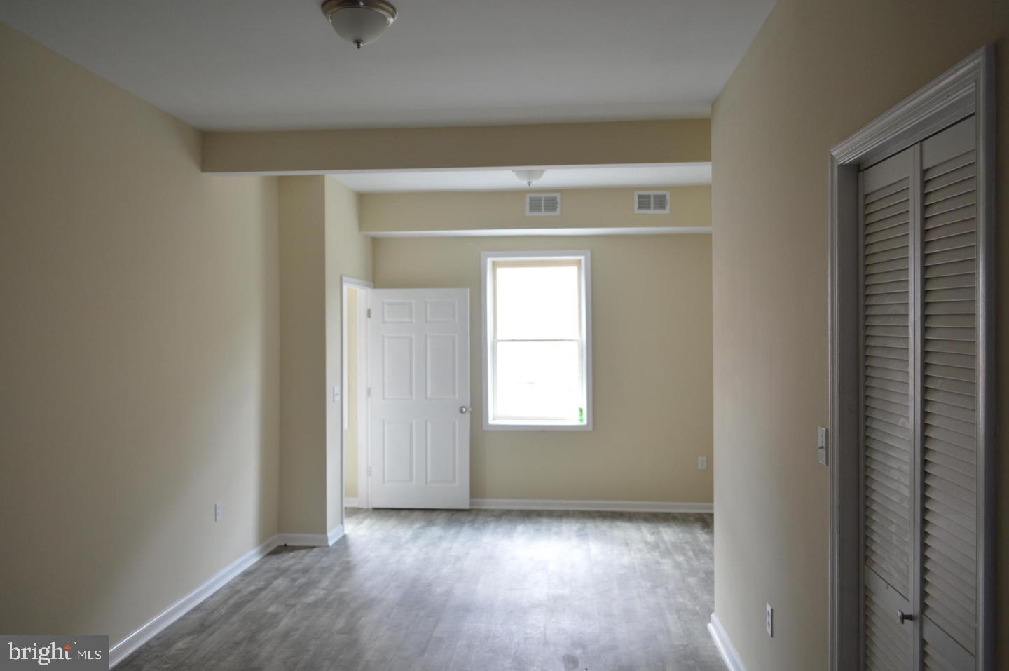 1646 E Pratt St Property Photo 10