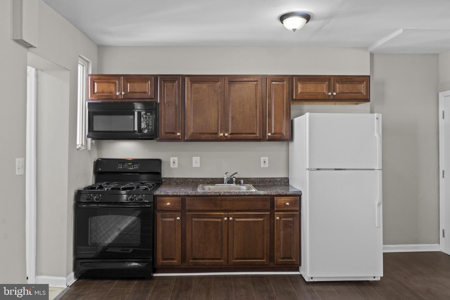 3408 Ravenwood Ave Property Photo 10
