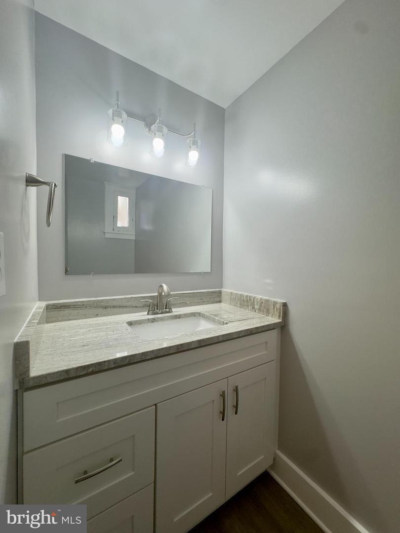 817 Park Ave #2 Property Photo 7