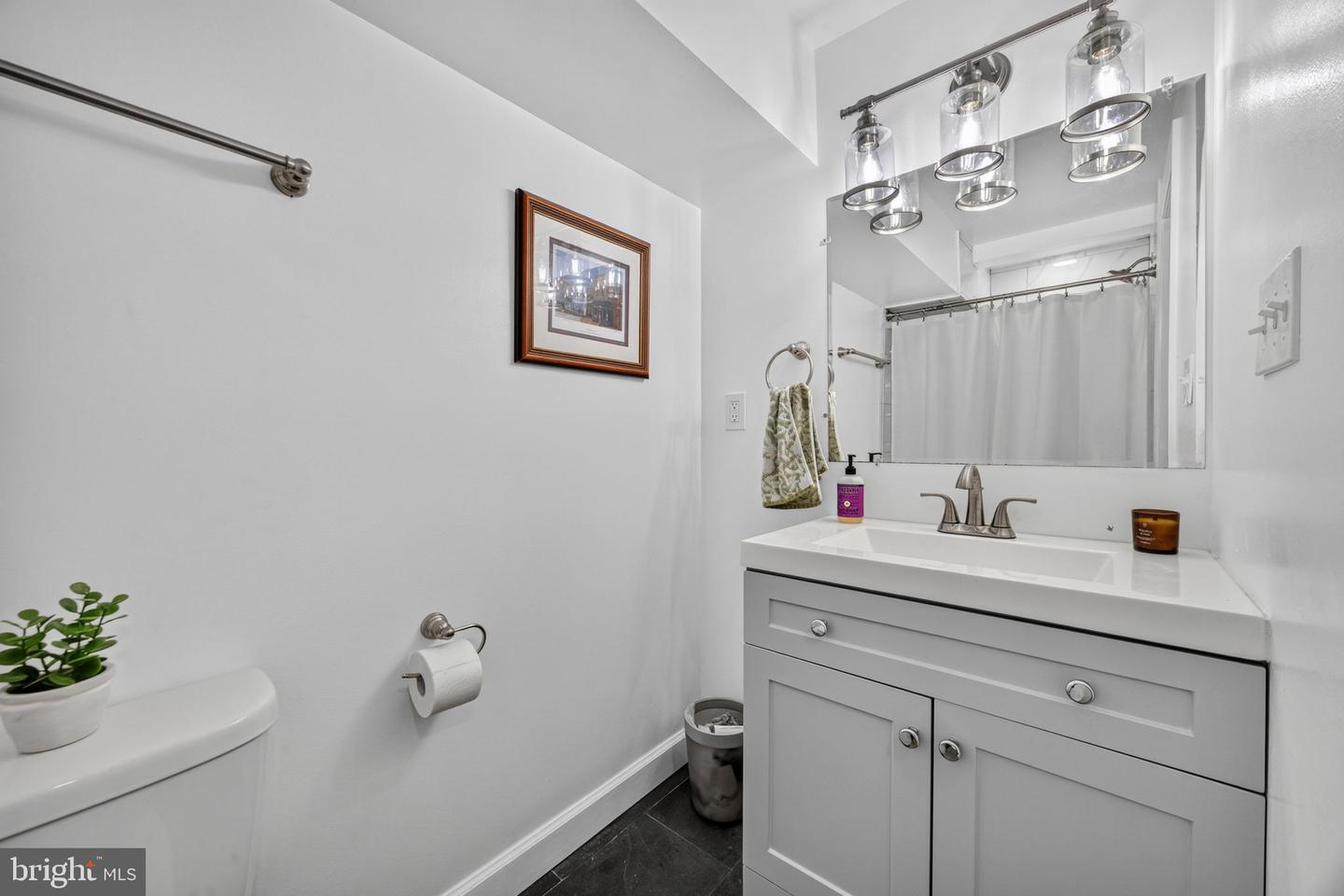 636 S Kenwood Ave Property Photo 30