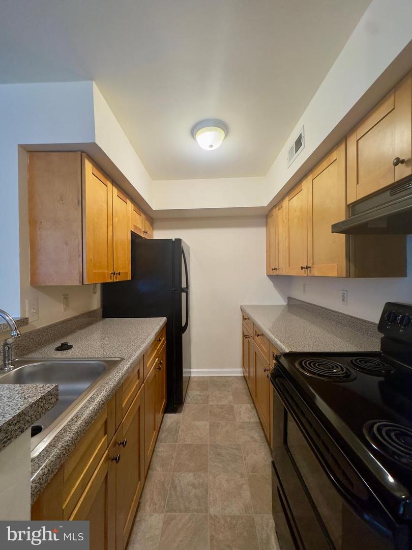 5001 Midwood Ave #a2 Property Photo 4