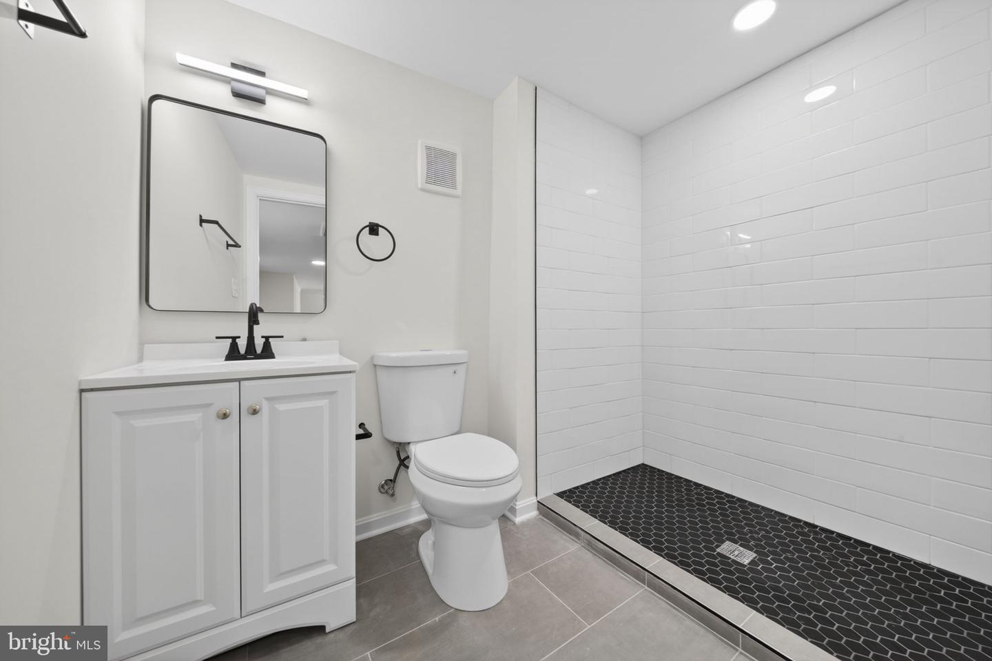 5923 Kavon Ave Property Photo 25