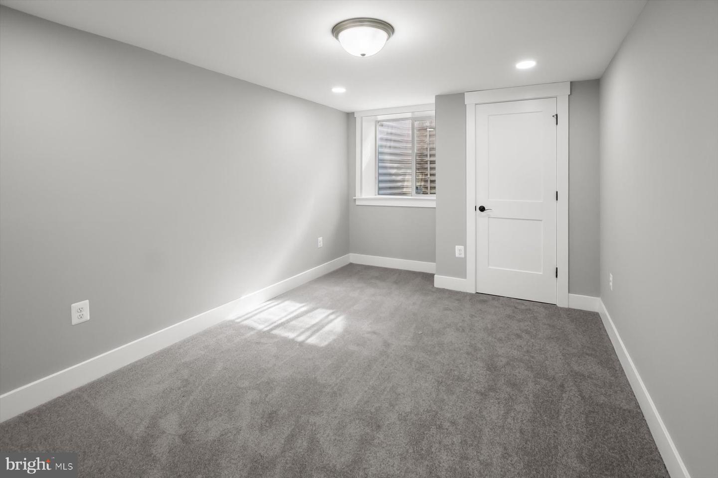 719 Oldham St Property Photo 25