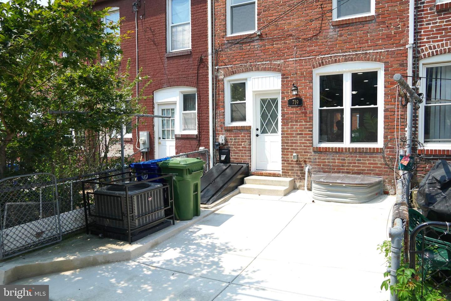 719 Oldham St Property Photo 28