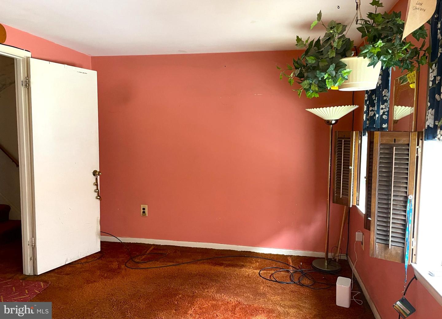 1009 Somerset St Property Photo 11