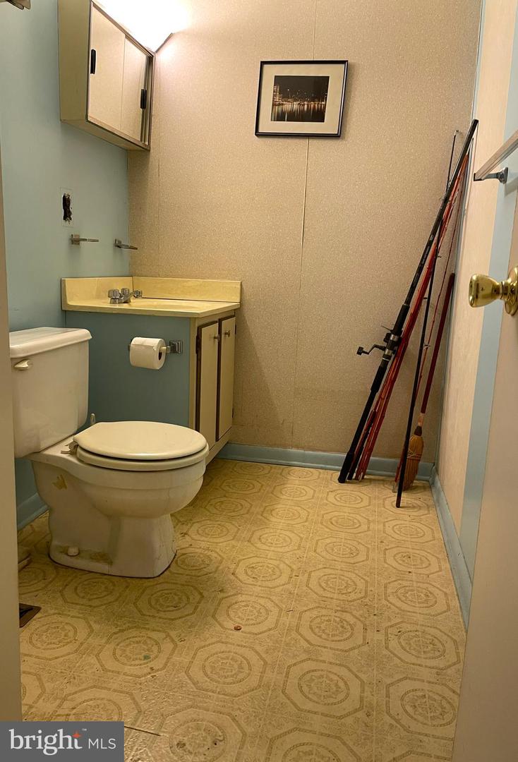 1009 Somerset St Property Photo 18
